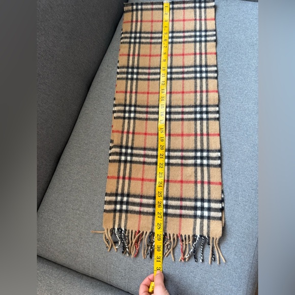 Vintage Burberry's Classic Long Beige Nova Check Cashmere Wool Neck Scarf - Picture 8 of 9